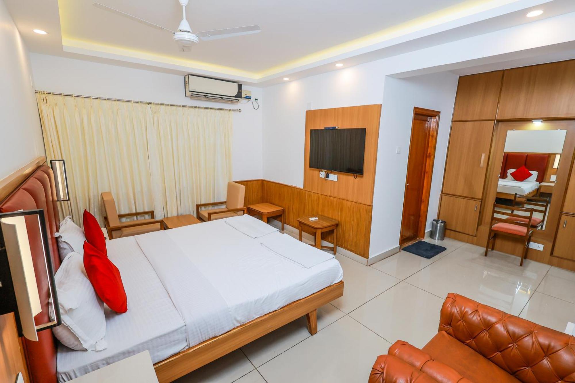 Hotel Janardana Udupi Exterior foto