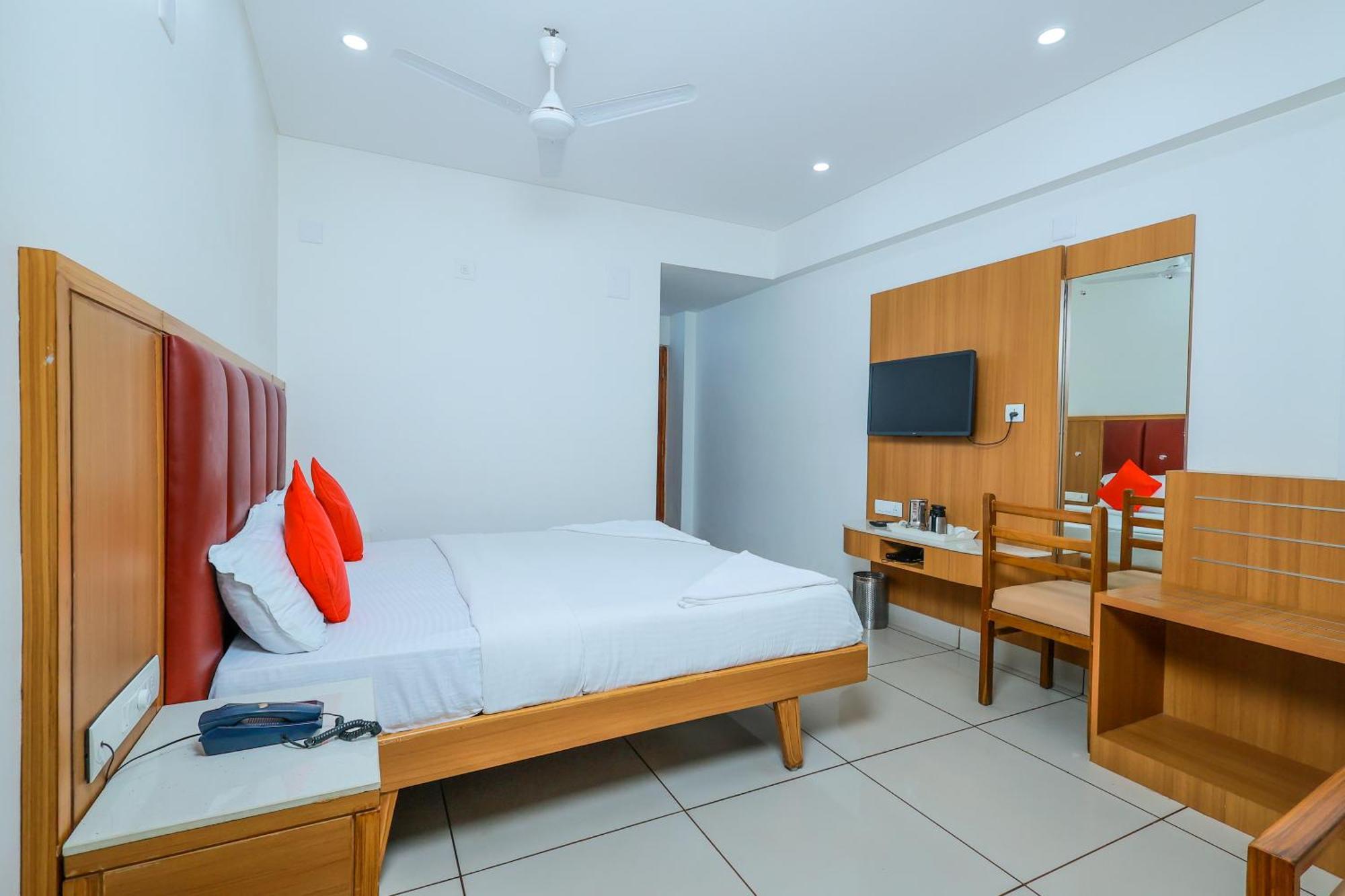 Hotel Janardana Udupi Exterior foto